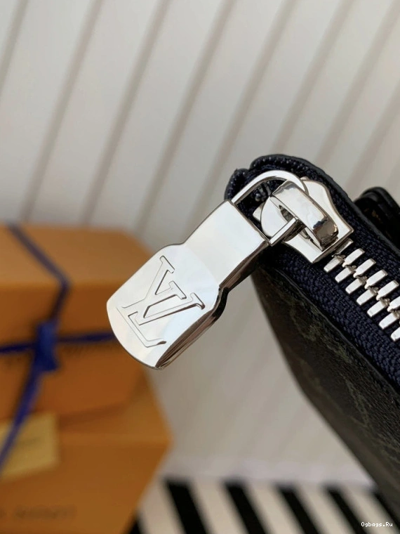 TRIO VUITTON MESSENGER LOUIS 0121